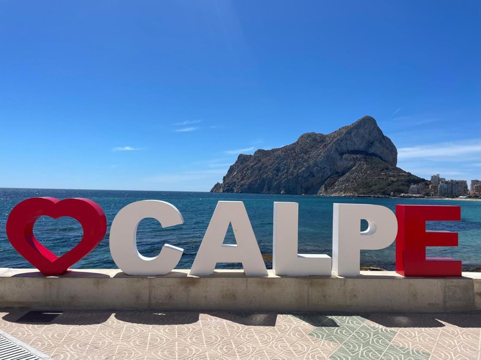 Eerstelijns Appartement Vive Cada Momento Zeezicht En Pal Aan De Boulevard En Strand Calpe, Toplocatie Buitenkant foto
