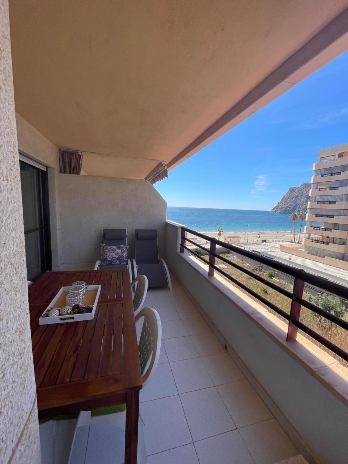 Eerstelijns Appartement Vive Cada Momento Zeezicht En Pal Aan De Boulevard En Strand Calpe, Toplocatie Buitenkant foto